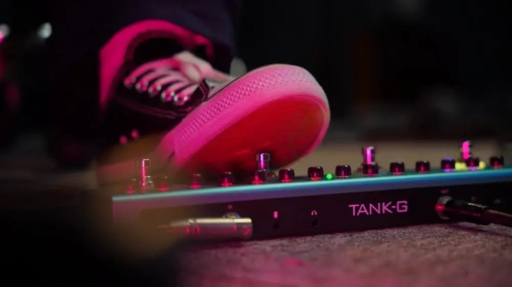 M-VAVE Tank-G Guitar Multi-Effects Pedal Rechargeable 36 Presets 9 Preamp Slots 8 IR Cab Slots 3 Modulation/Delay/Reverb Effects