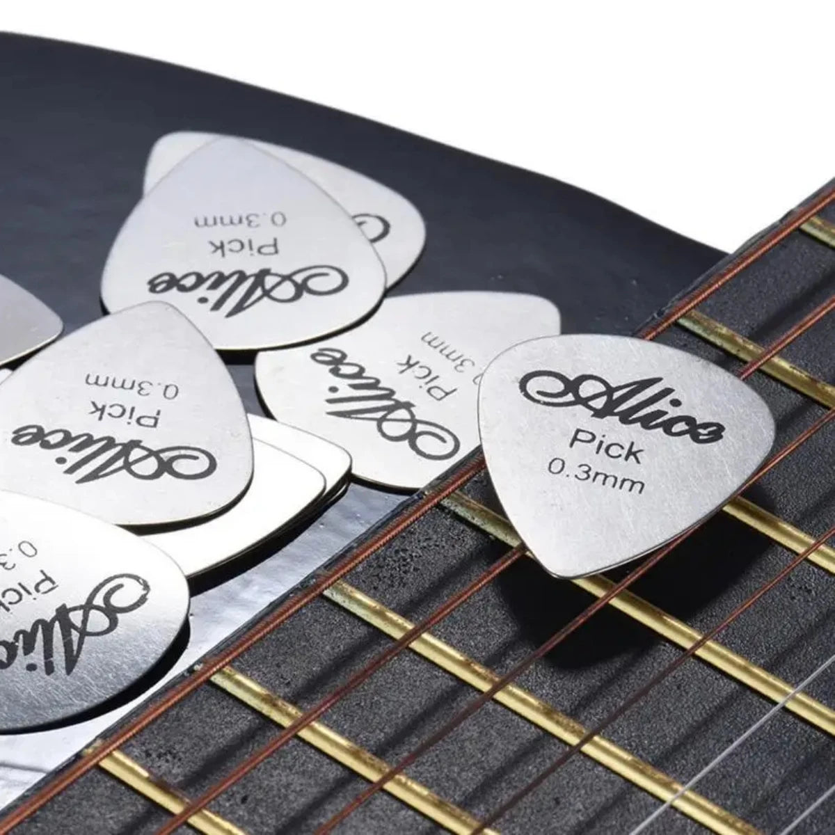 Alice 10Pcs Metal Guitar Pick 0.3mm Thin Durable Silver Color Professional Bass Ukelele Guitar Picks Guitar Amplifier Bass Guita
